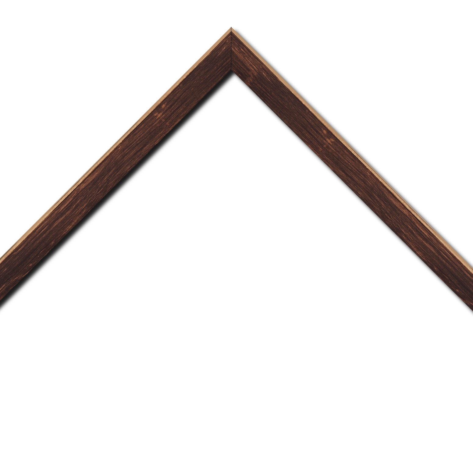 Baguette bois profil arrondi en pente plongeant largeur 2.4cm couleur marron effet ressuyé, angle du cadre extérieur filet naturel