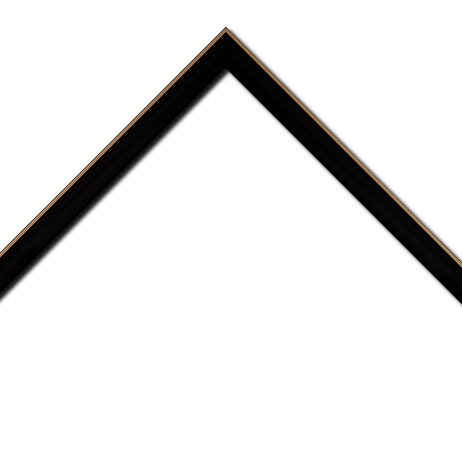 Baguette bois profil arrondi en pente plongeant largeur 2.4cm couleur noir satiné,veine du bois  apparent (pin) , angle du cadre extérieur filet or chromé