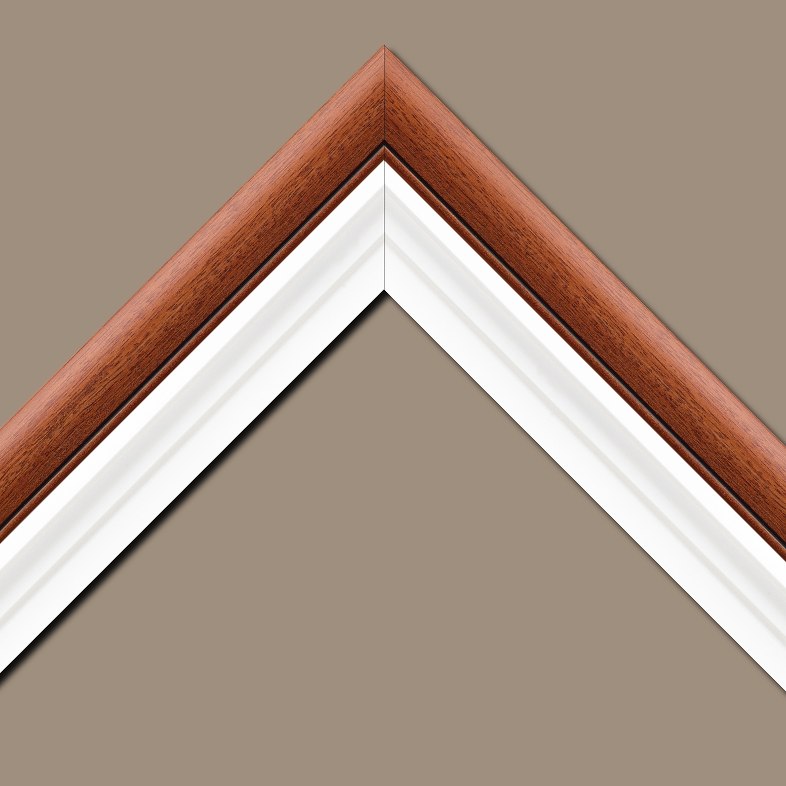 Baguette bois profil arrondi largeur 4.7cm couleur marron ton bois satiné rehaussé d'un filet noir + bois caisse américaine profil escalier largeur 4.4cm blanc mat   (spécialement conçu pour les châssis d'une épaisseur jusqu’à 2.5cm ) largeur total du cadre : 8.3cm