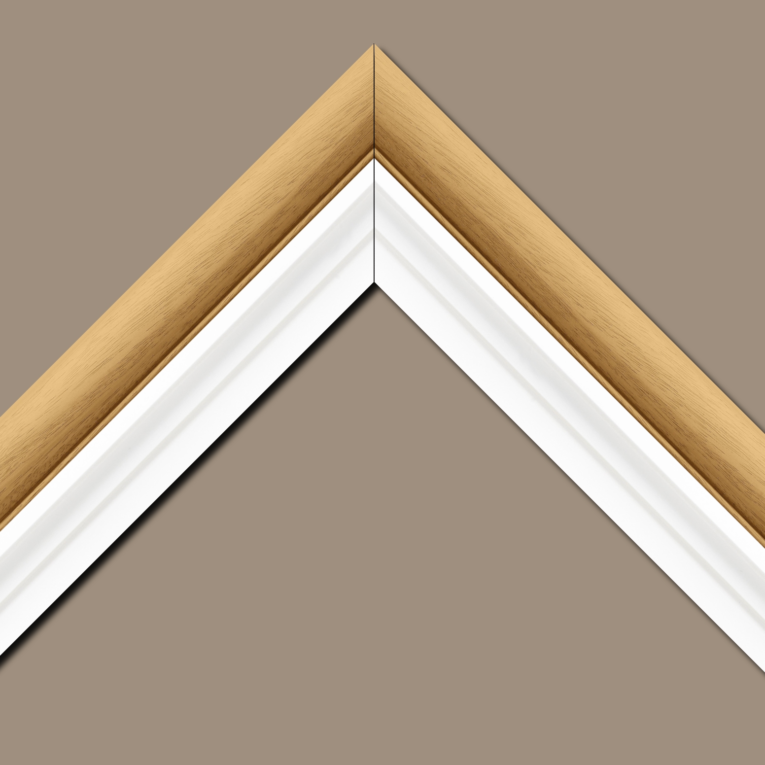 Baguette bois profil arrondi largeur 4.7cm couleur naturel satiné  + bois caisse américaine profil escalier largeur 4.4cm blanc mat   (spécialement conçu pour les châssis d'une épaisseur jusqu’à 2.5cm ) largeur total du cadre : 8.3cm