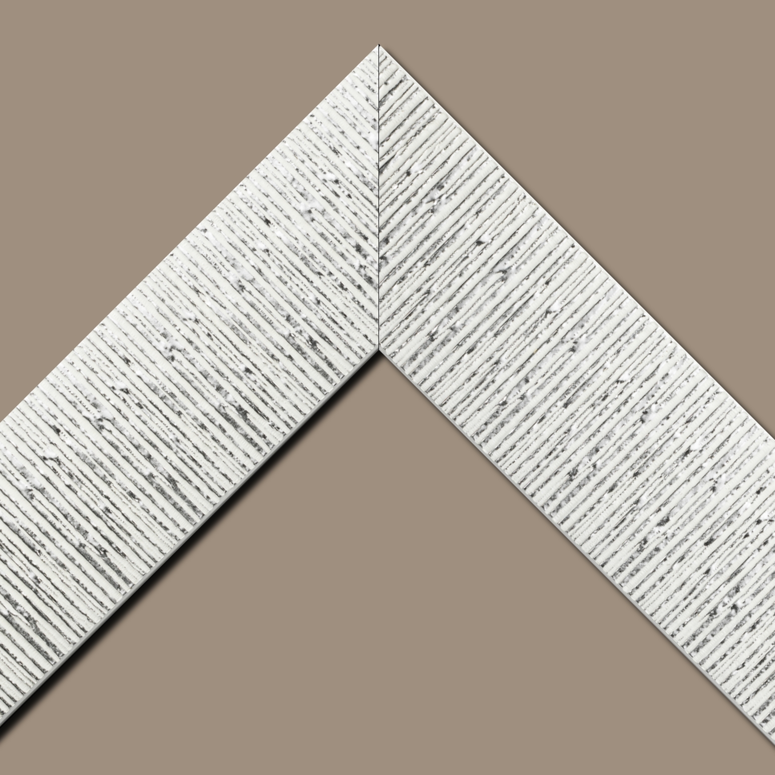 Baguette bois profil plat largeur 10.5cm couleur blanc mat strié argent chromé en relief