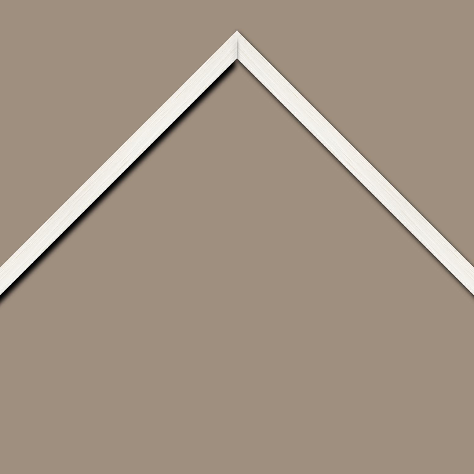 Baguette bois profil plat largeur 1.7cm couleur blanc veiné
