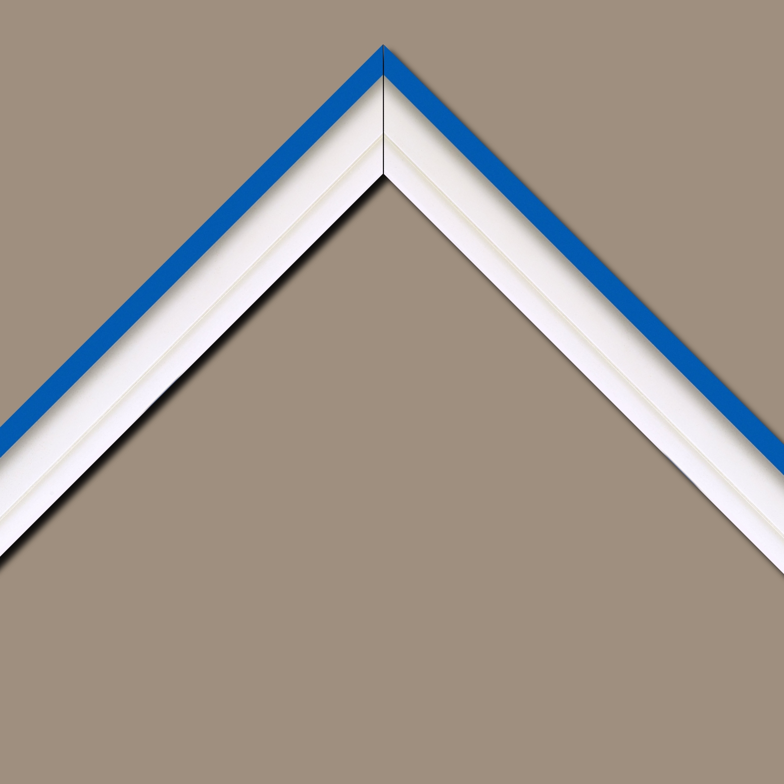 Baguette bois caisse américaine profil escalier largeur 4.4cm blanc mat filet bleu (spécialement conçu pour les châssis d'une épaisseur jusqu’à 2.5cm )
