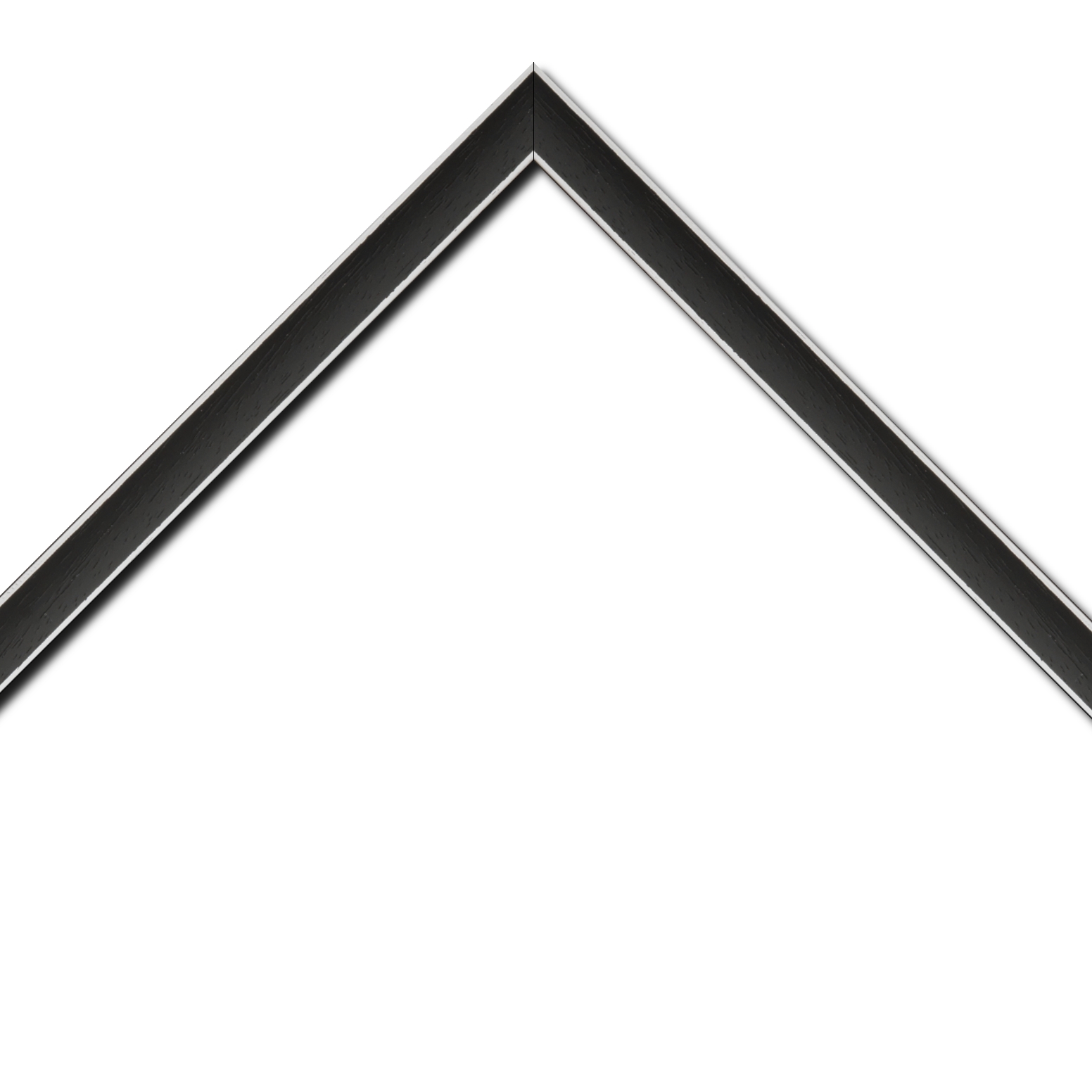 Baguette bois profil concave largeur 2.4cm couleur noir satiné arêtes essuyés blanchies de chaque coté