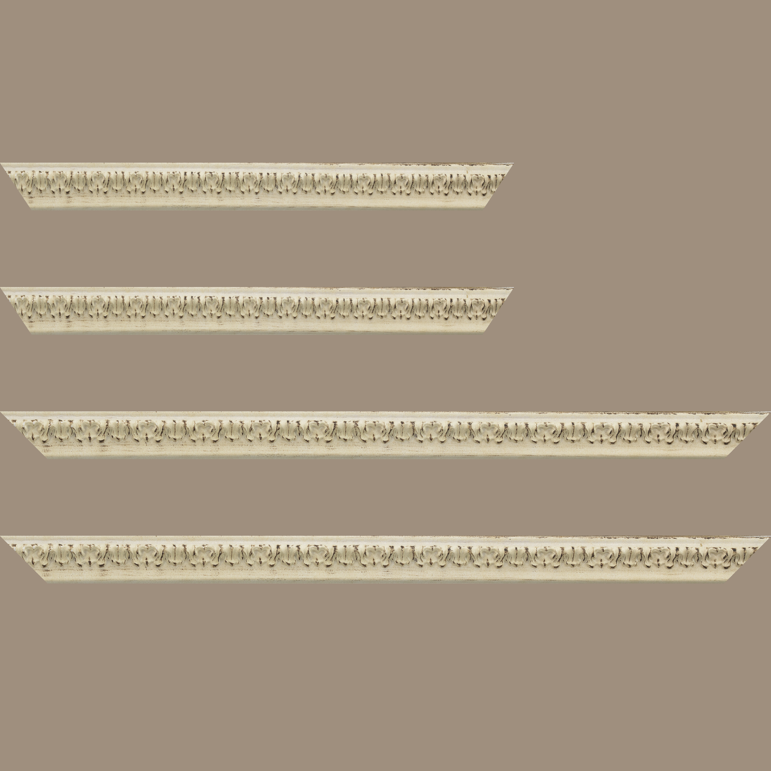 Baguette bois profil incurvé largeur 3cm blanchie finition antiquaire