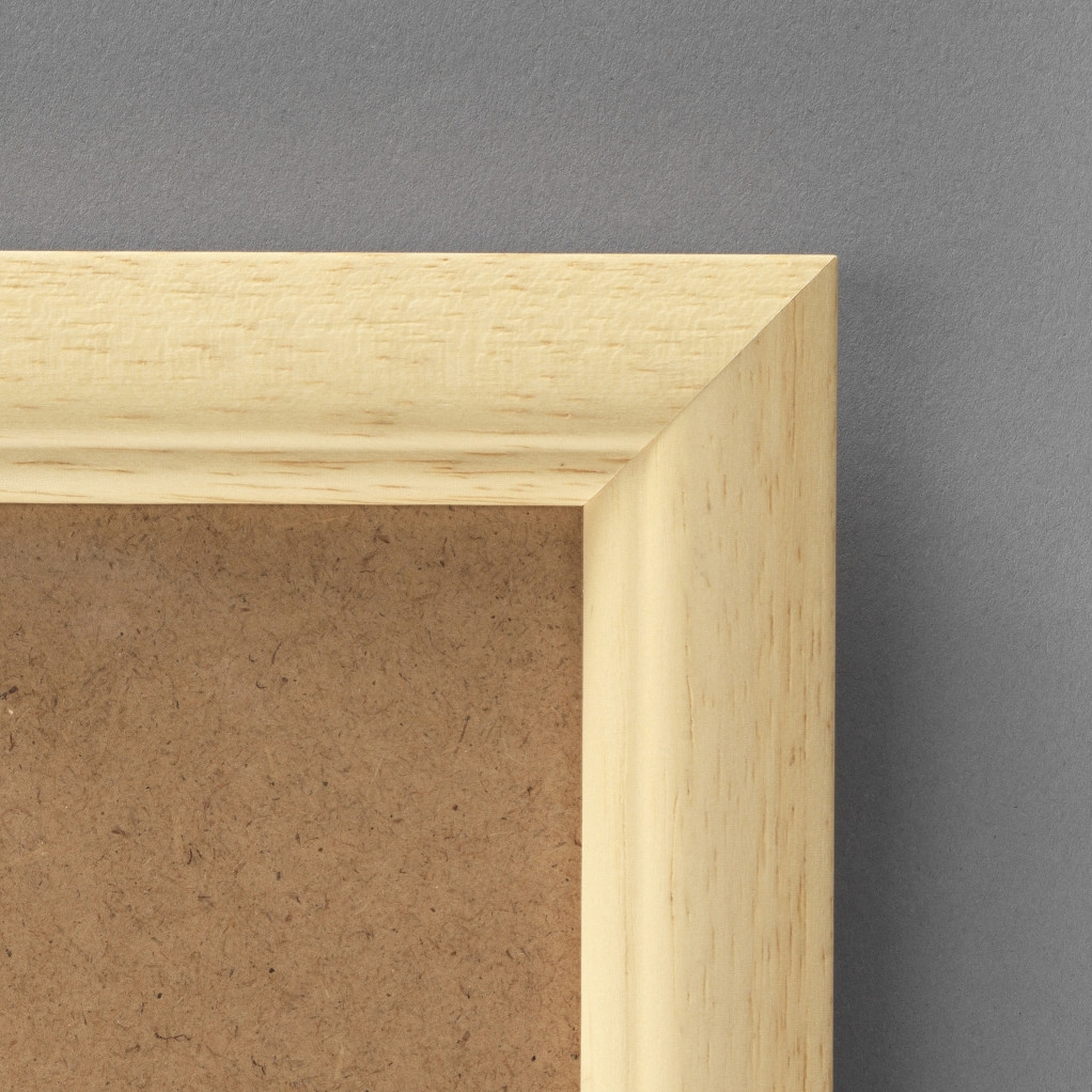Cadre cadre bois dimension 21x29,7cm profil arrondi de largeur 2,5cm épaisseur 1,5cm de couleur naturel satiné complet (plexi normal + isorel + attache de suspension dans les 2 sens serties dans l'isorel)  pouvant aussi se poser sur une table (cravate)  cadre livré unitairement sous film de protection. - 21x29.7 Cadre cadre bois dimension 21x29,7cm profil arrondi de largeur 2,5cm épaisseur 1,5cm de couleur naturel satiné complet (plexi normal + isorel + attache de suspension dans les 2 sens serties dans l'isorel)  pouvant aussi se poser sur une table (cravate)  cadre livré unitairement sous film de protection. - 21x29.7